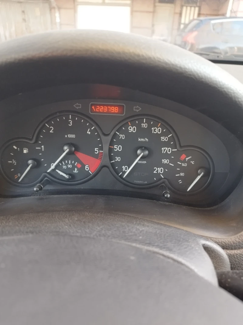 Peugeot 206, снимка 10 - Автомобили и джипове - 48008938