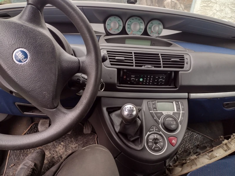 Fiat Ulysse 2.2 jtd, снимка 5 - Автомобили и джипове - 48258501