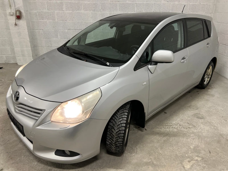 Toyota Verso Panorama, Keyless, снимка 3 - Автомобили и джипове - 49362535