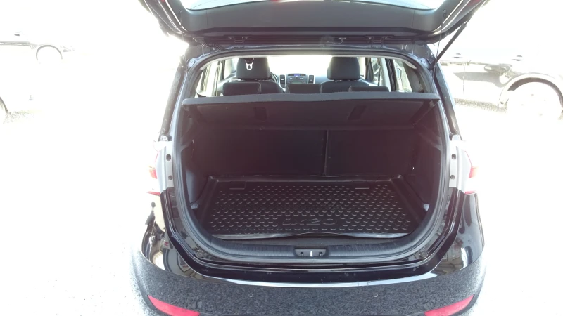 Hyundai Ix20 1.4CRDI, снимка 10 - Автомобили и джипове - 50168093