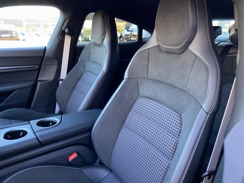 Porsche Taycan SPORTCHRONO 360 CAMERA BOSE, снимка 14 - Автомобили и джипове - 51566238