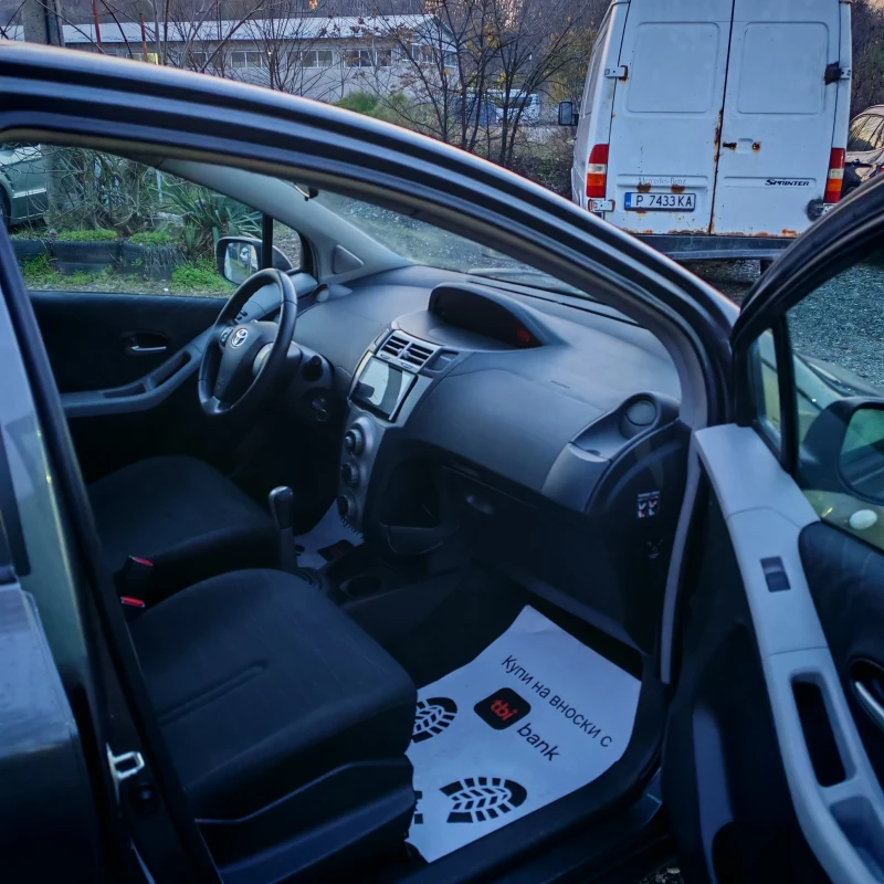 Toyota Yaris 1.3vvti ВЕРИГА, МУЛТИМЕДИЯ, снимка 10 - Автомобили и джипове - 52631374