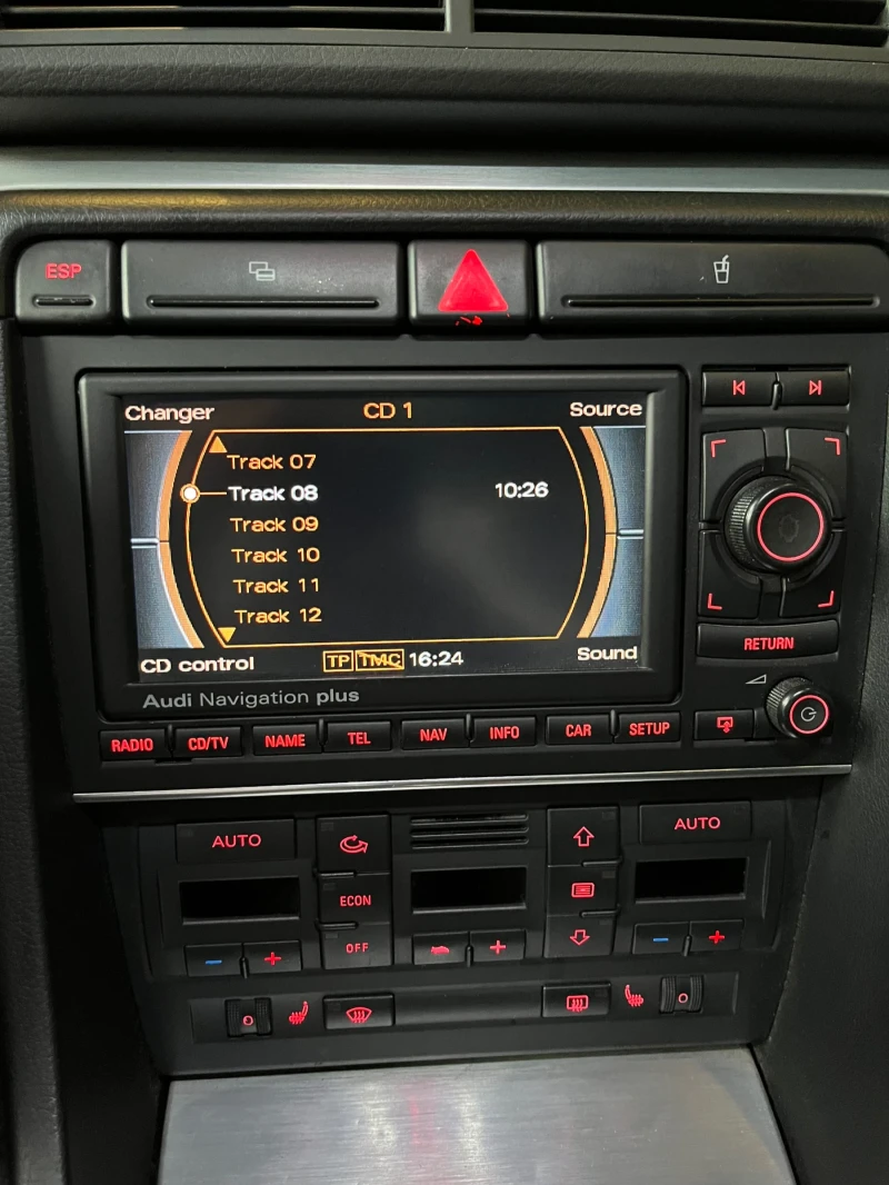 Audi A4 3.0TDI, Xenon, SLine, снимка 9 - Автомобили и джипове - 53277445