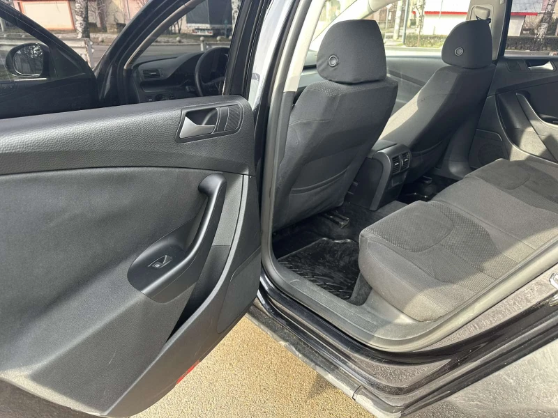 VW Passat Variant 1.9, снимка 7 - Автомобили и джипове - 53284779