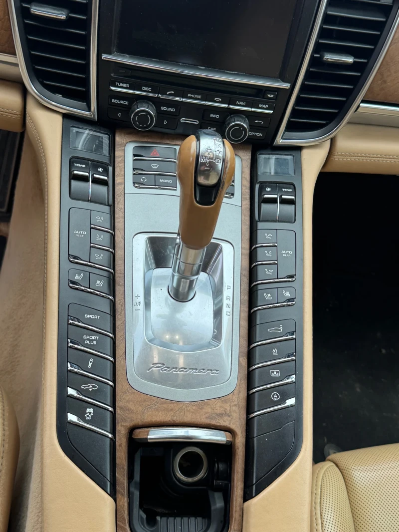 Porsche Panamera 3.0 Diesel Full Extri, снимка 14 - Автомобили и джипове - 53356066