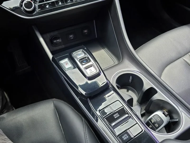 Hyundai Sonata 2.0 PREMIUM, снимка 13 - Автомобили и джипове - 55325023