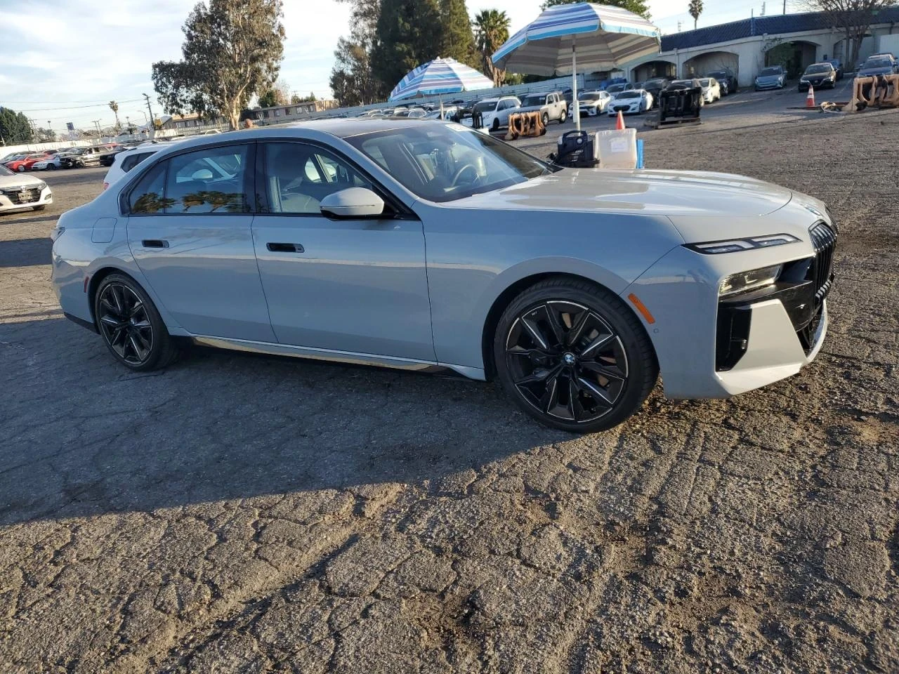 BMW 760  - изображение 4