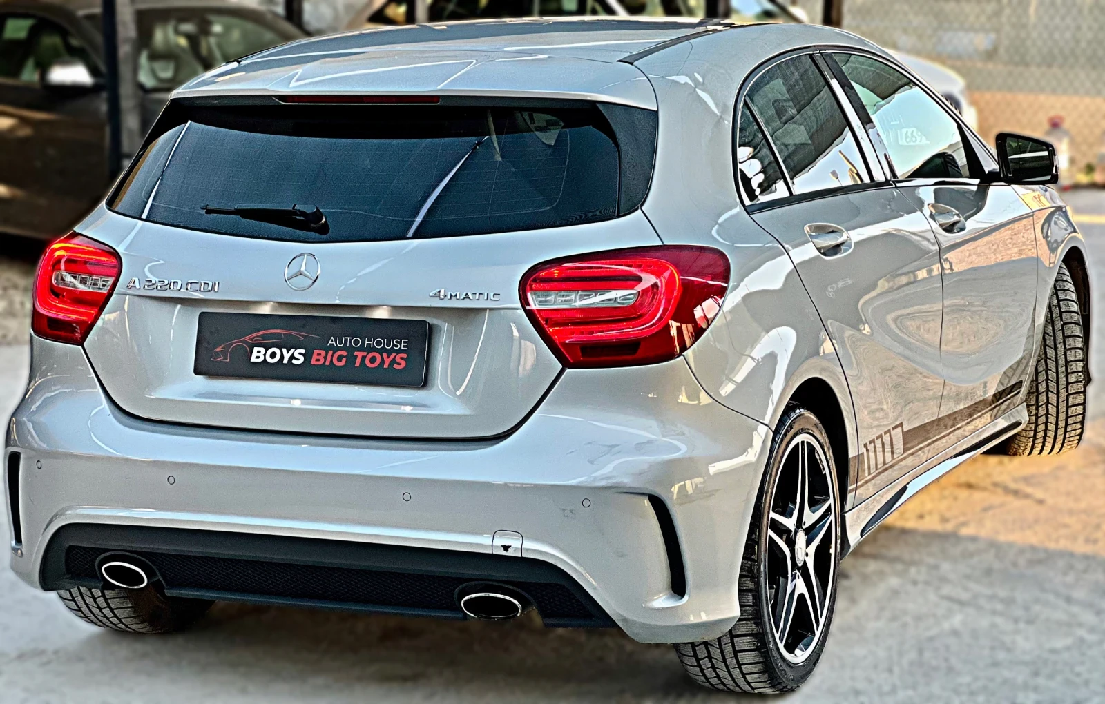 Mercedes-Benz A 220 4Matic* AMG-optic* 4x4* Автоматик* FullLED* 4-Врат - изображение 8