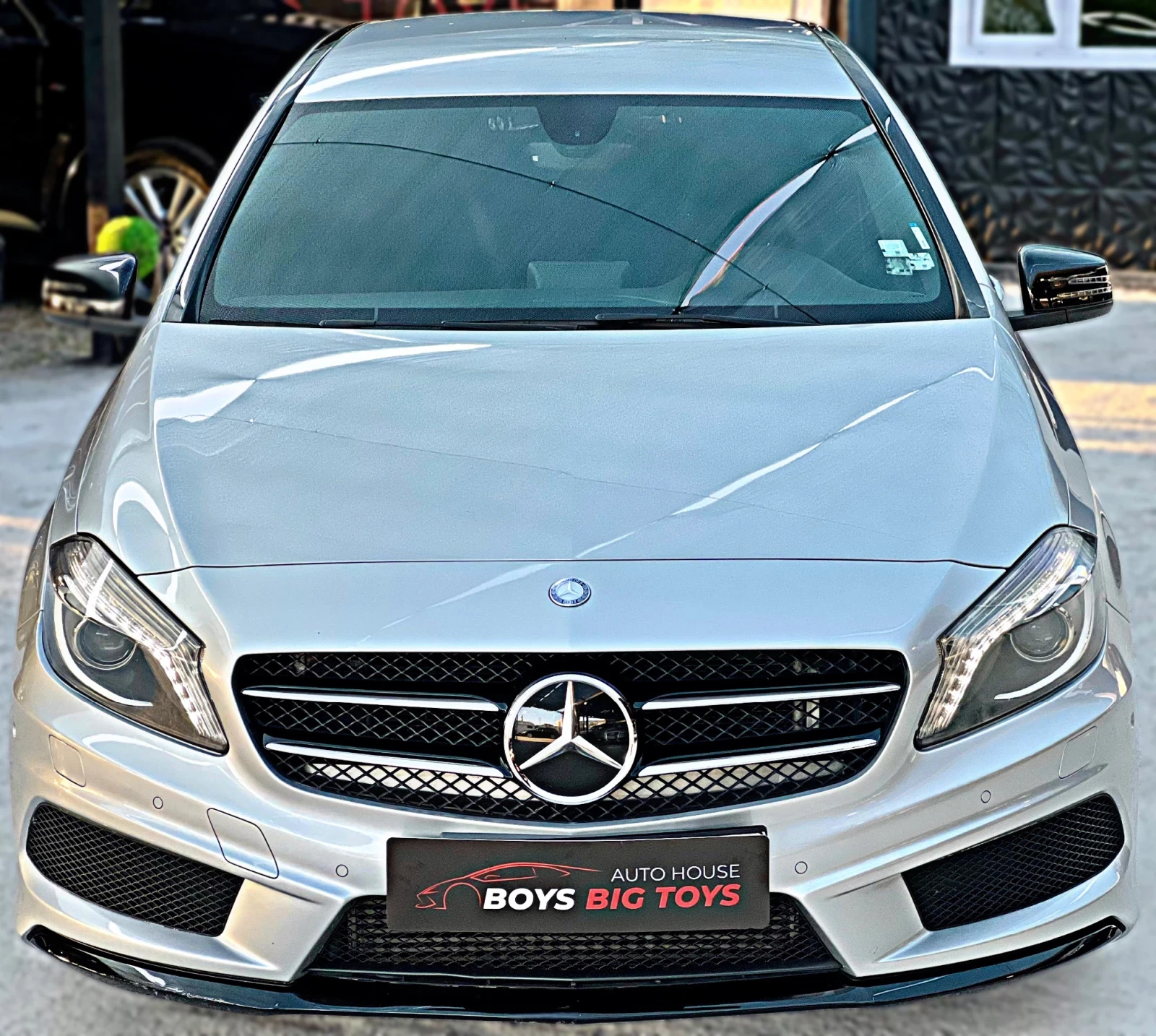 Mercedes-Benz A 220 4Matic* AMG-optic* 4x4* Автоматик* FullLED* 4-Врат - изображение 3