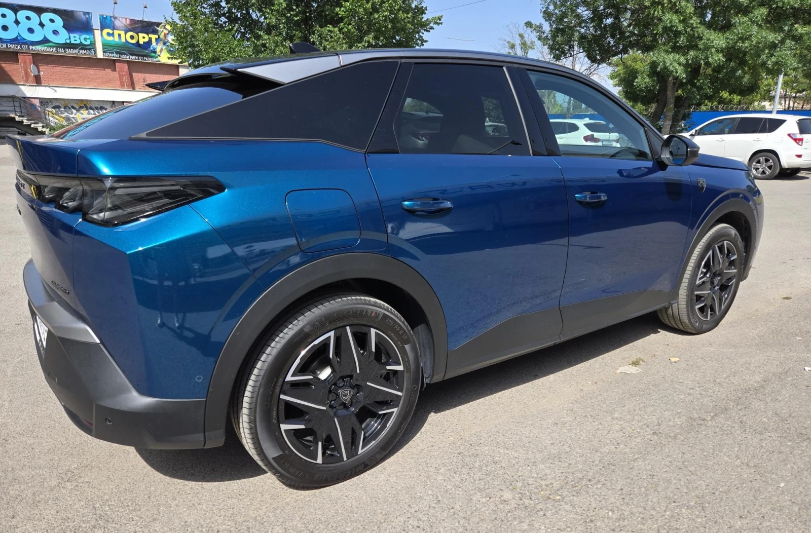 Peugeot 3008 Peugeot 3008 GT 1.2 PureTech 136 HYBRID 48V e-DCS6 - изображение 3