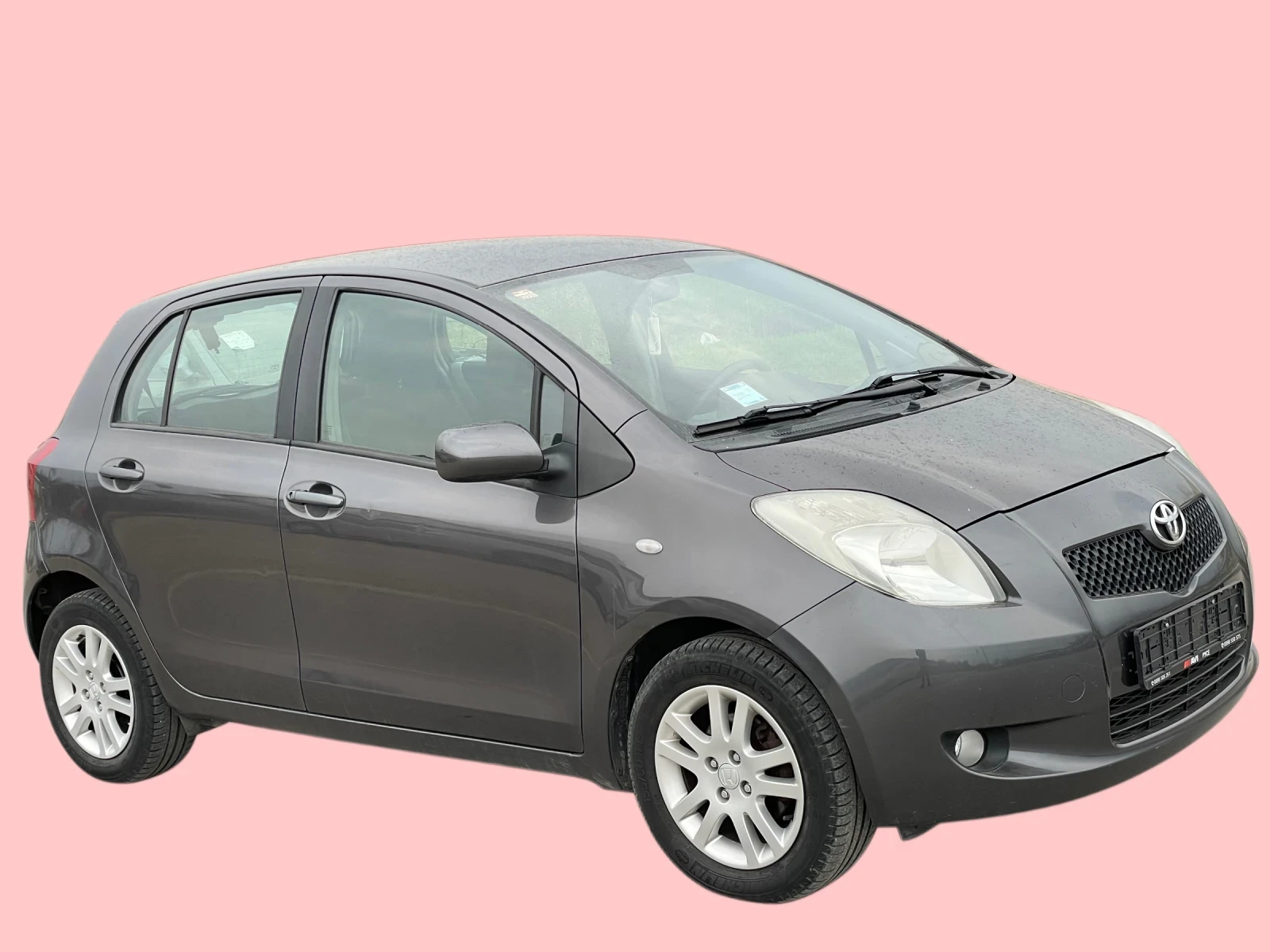 Toyota Yaris 1.3i с ВЕРИГА, МУЛТИМЕДИЯ, КСЕНОН, снимка 3 - Автомобили и джипове - 52631374