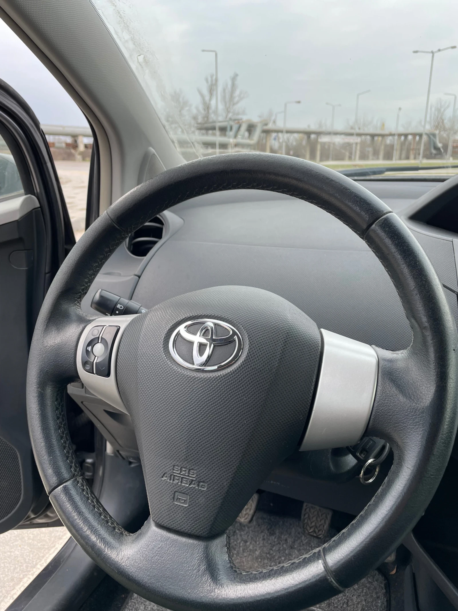 Toyota Yaris 1.3i ������, ����������, ������ | Mobile.bg � ����������� 10
