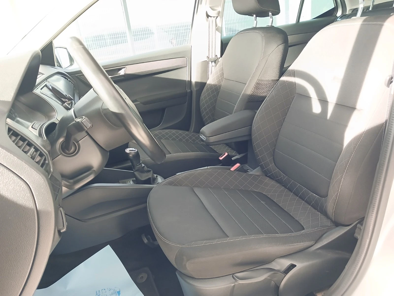 Skoda Fabia Стайл 1, 0 MPI / 55 kW / 75 к.с. - изображение 9