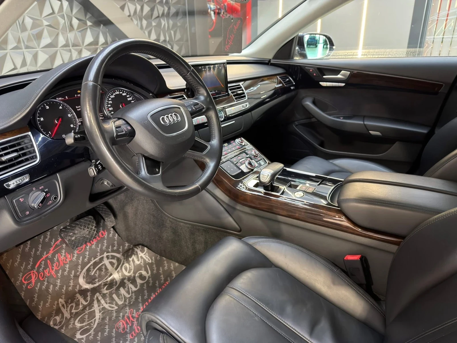 Audi A8 3.0 TDI LONG QUATTRO* S LINE * ДИСТРОНИК * ШИБЕДАХ, снимка 8 - Автомобили и джипове - 53785002