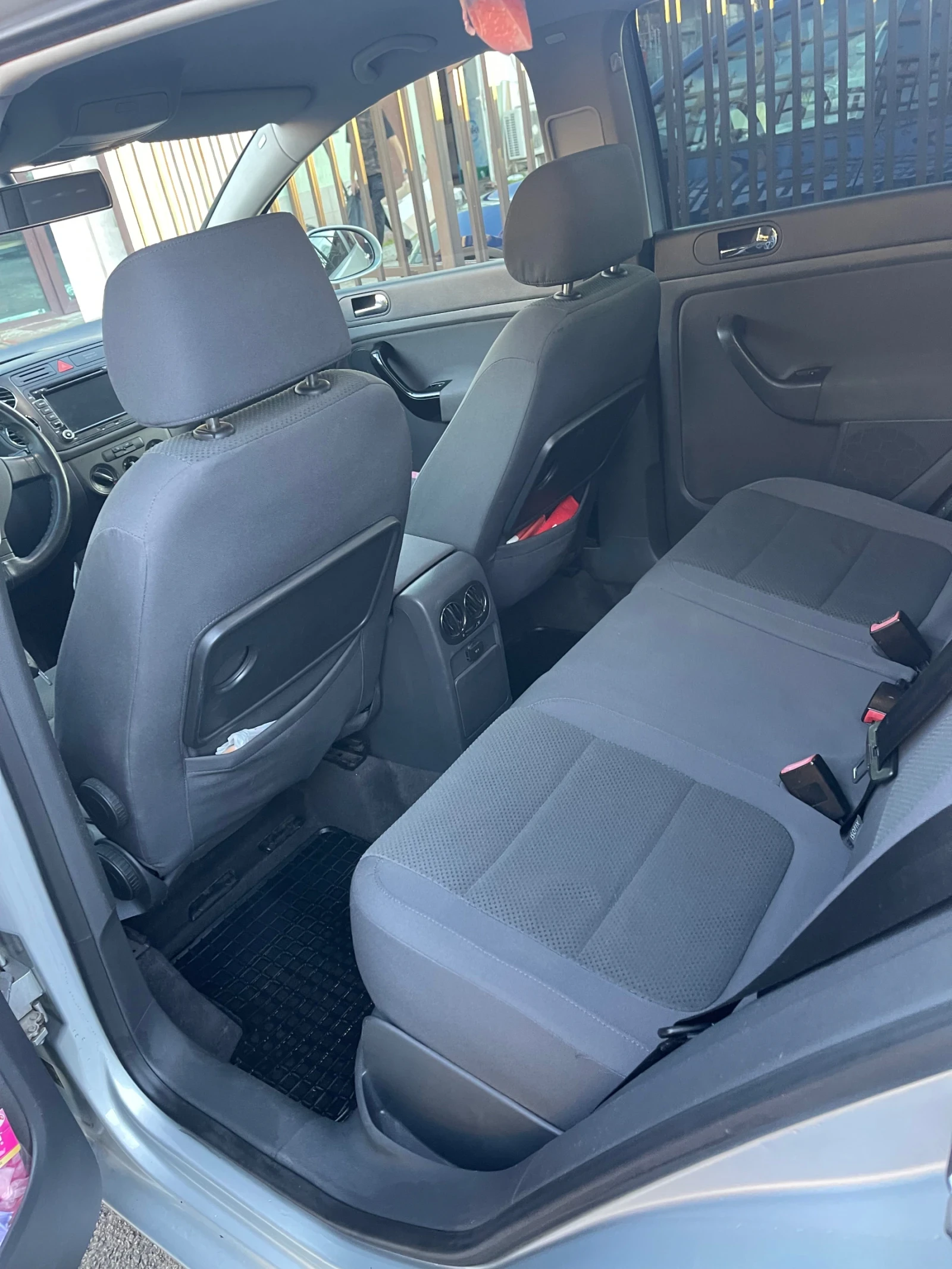 VW Golf Plus 1.9 TDI, снимка 13 - Автомобили и джипове - 53914337