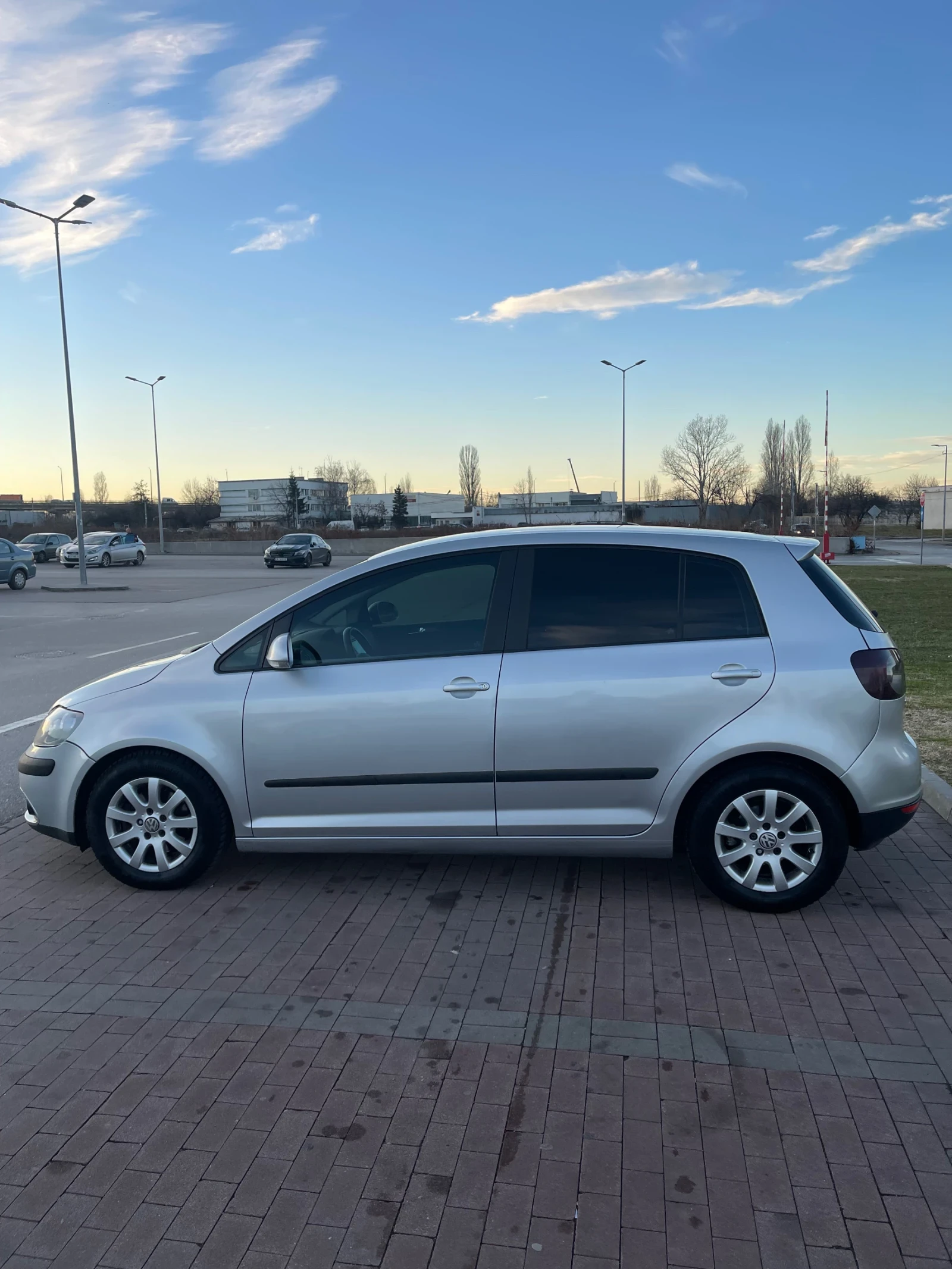 VW Golf Plus 1.9 TDI, снимка 5 - Автомобили и джипове - 53914337
