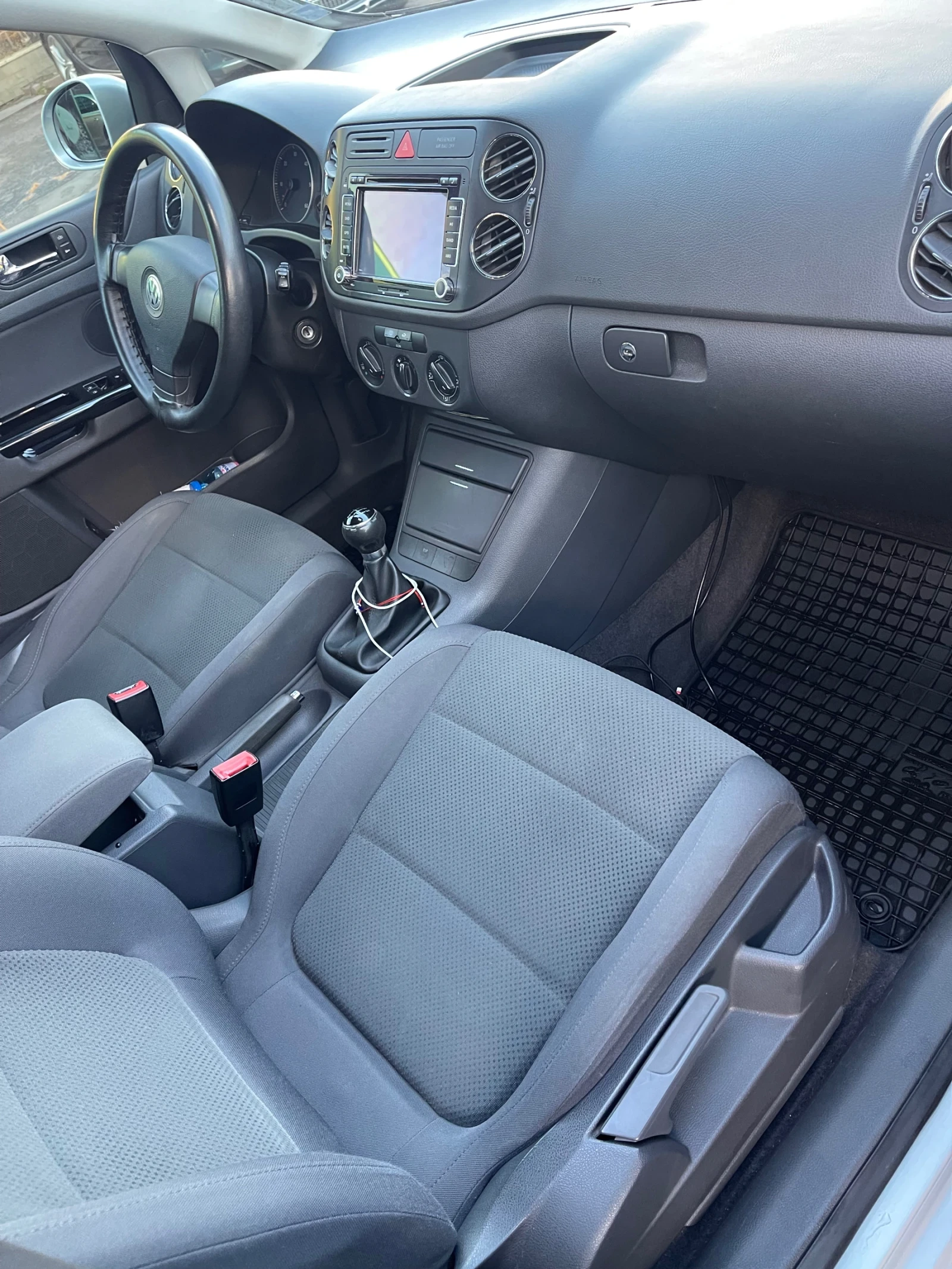 VW Golf Plus 1.9 TDI, снимка 9 - Автомобили и джипове - 53914337