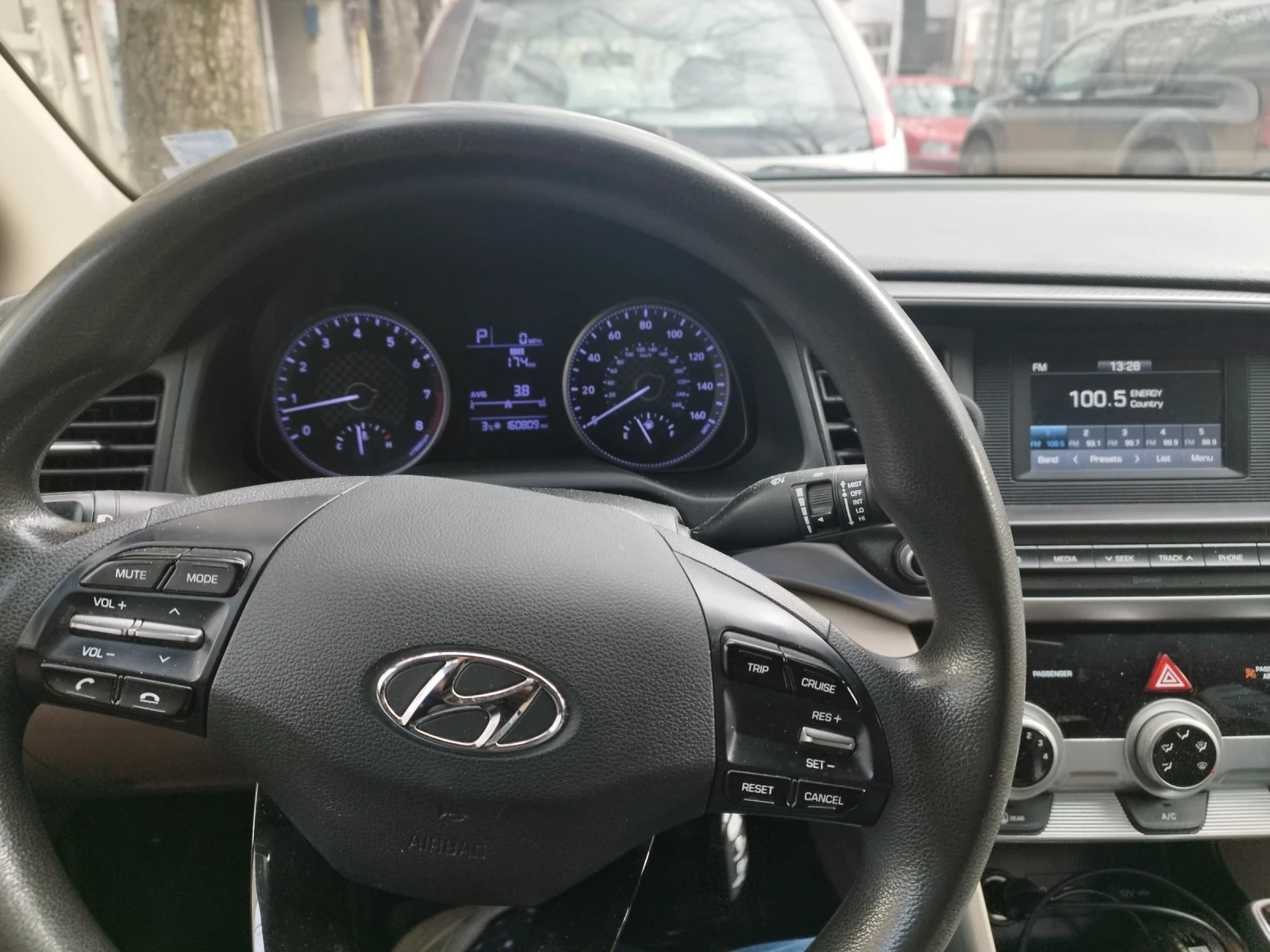 Hyundai Elantra, снимка 6 - Автомобили и джипове - 54190922