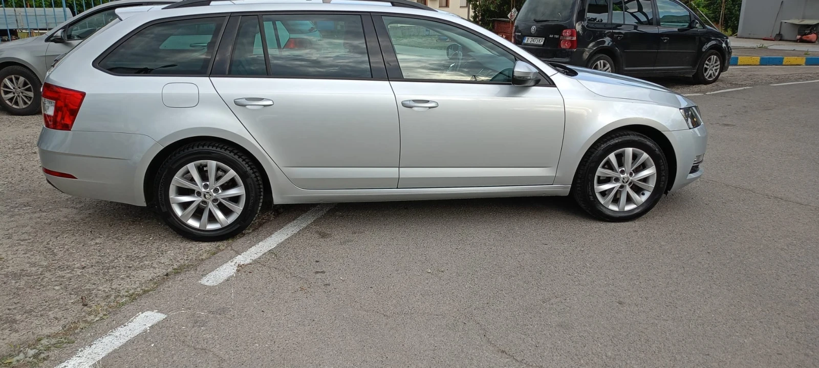 Skoda Octavia 2.0 ТДИ Автомат, снимка 14 - Автомобили и джипове - 54744171