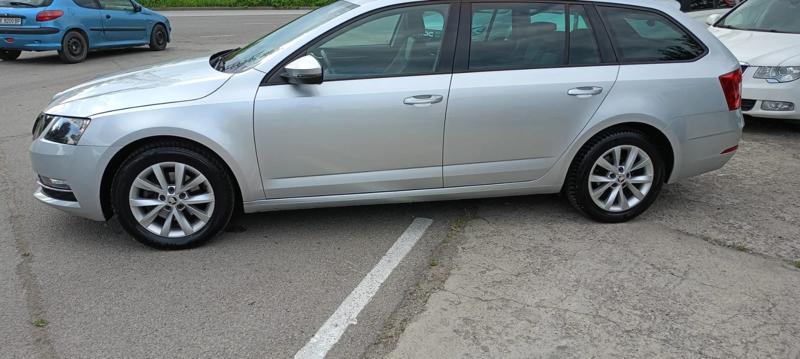 Skoda Octavia 2.0 ТДИ Автомат, снимка 2 - Автомобили и джипове - 54744171