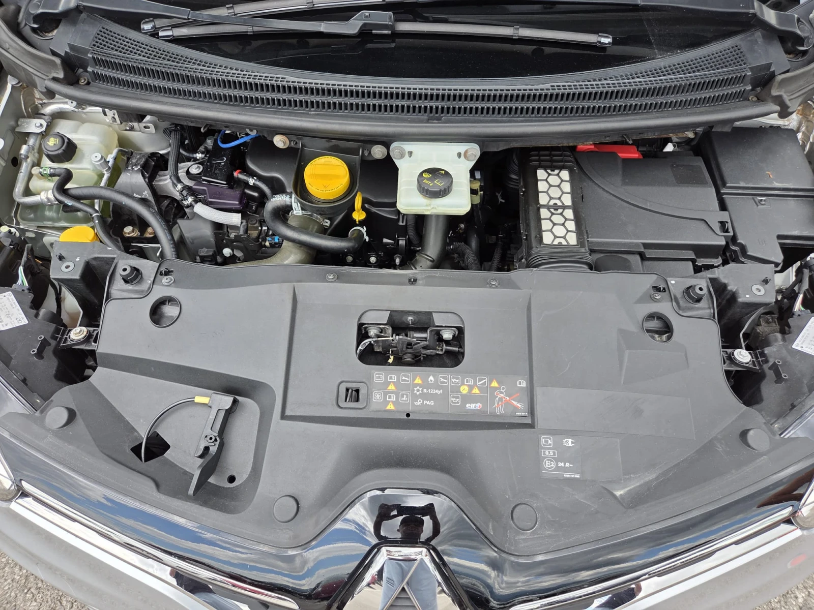 Renault Scenic 1.5 dci , снимка 16 - Автомобили и джипове - 54968604