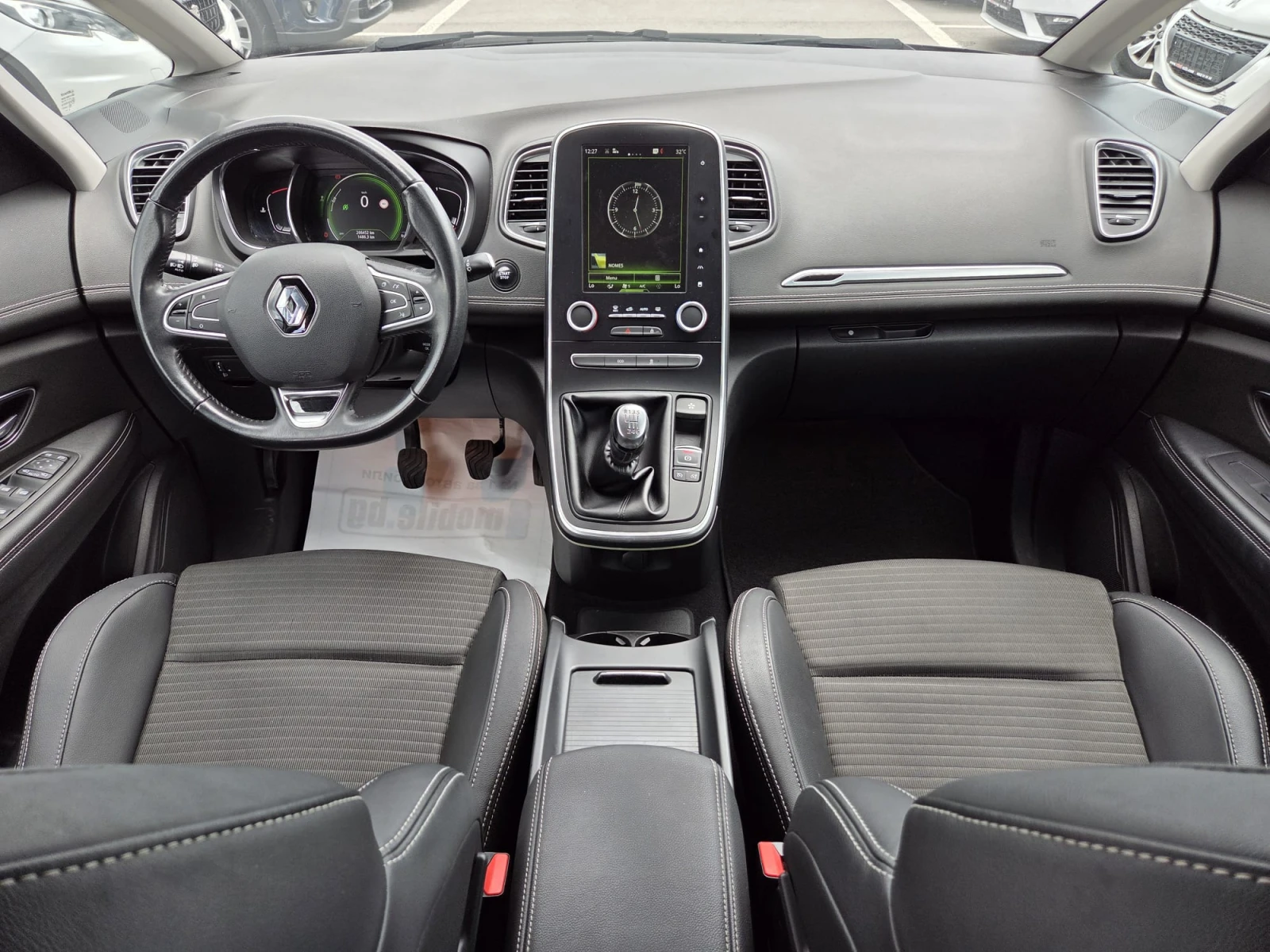 Renault Scenic 1.5 dci , снимка 8 - Автомобили и джипове - 54968604
