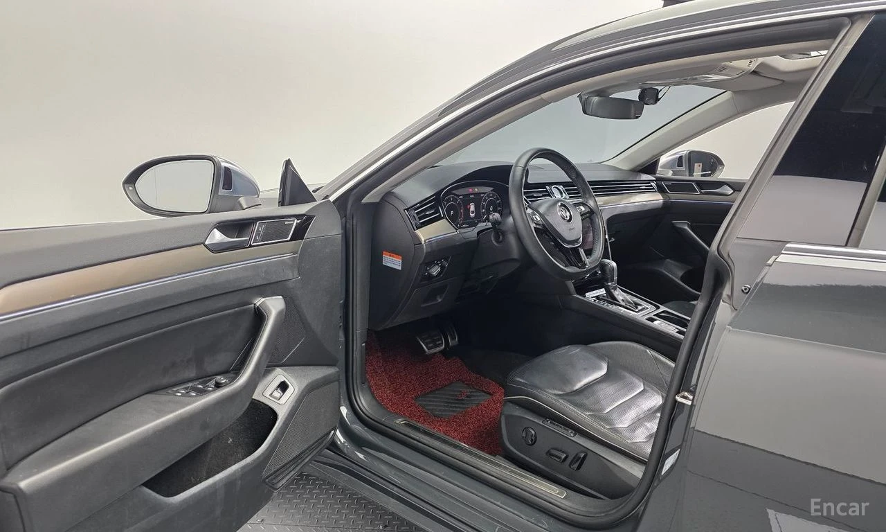 VW Arteon 2.0 TDI Prestige* DISTRONIC* 360 CAM* HEAD-UP* , снимка 6 - Автомобили и джипове - 54972100