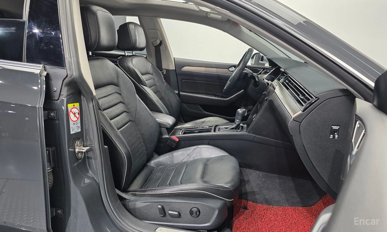 VW Arteon 2.0 TDI Prestige* DISTRONIC* 360 CAM* HEAD-UP* , снимка 7 - Автомобили и джипове - 54972100
