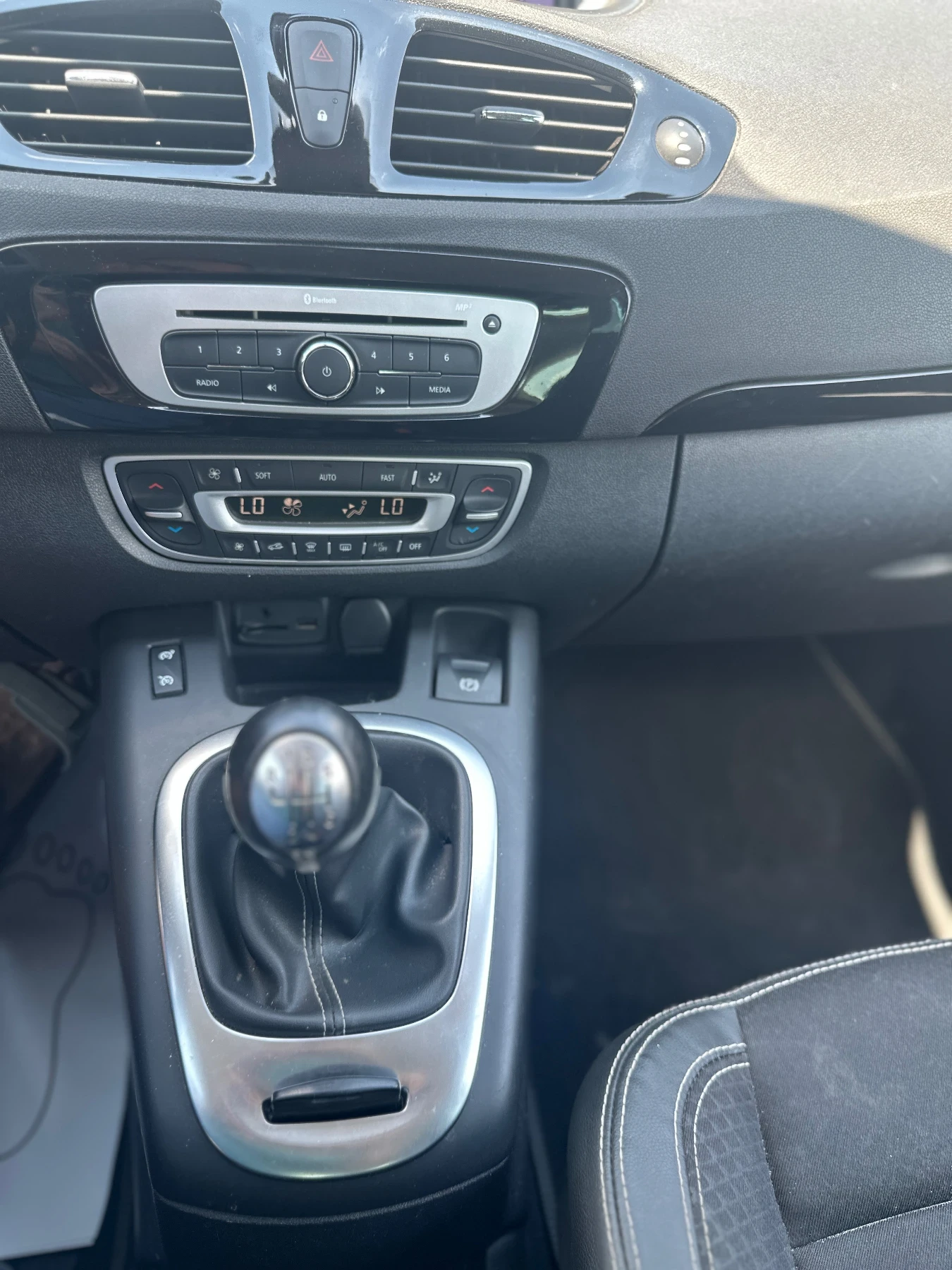 Renault Scenic Бензин euro 6 BOSE Edition , снимка 11 - Автомобили и джипове - 55174391
