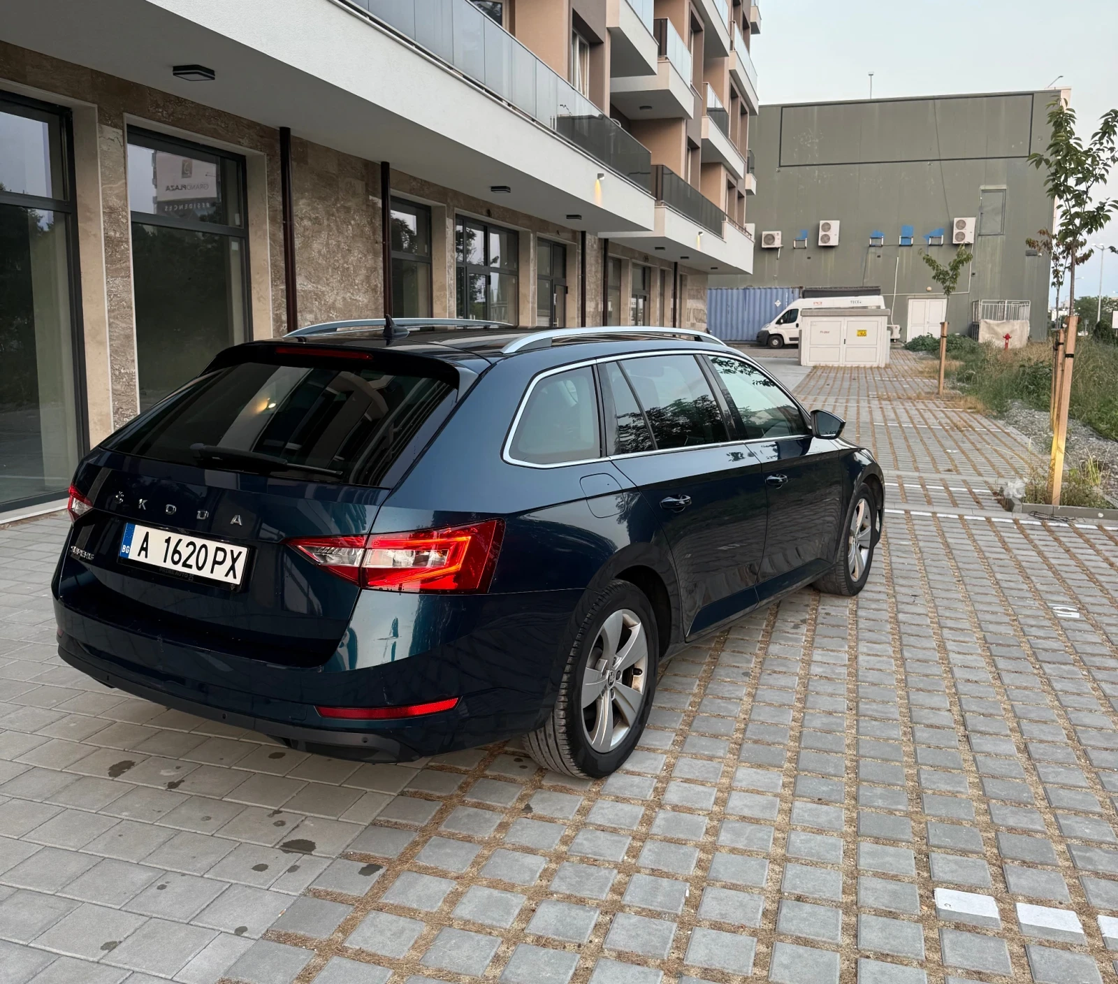 Skoda Superb 2.0 TDI BUSINESS , снимка 4 - Автомобили и джипове - 55827245