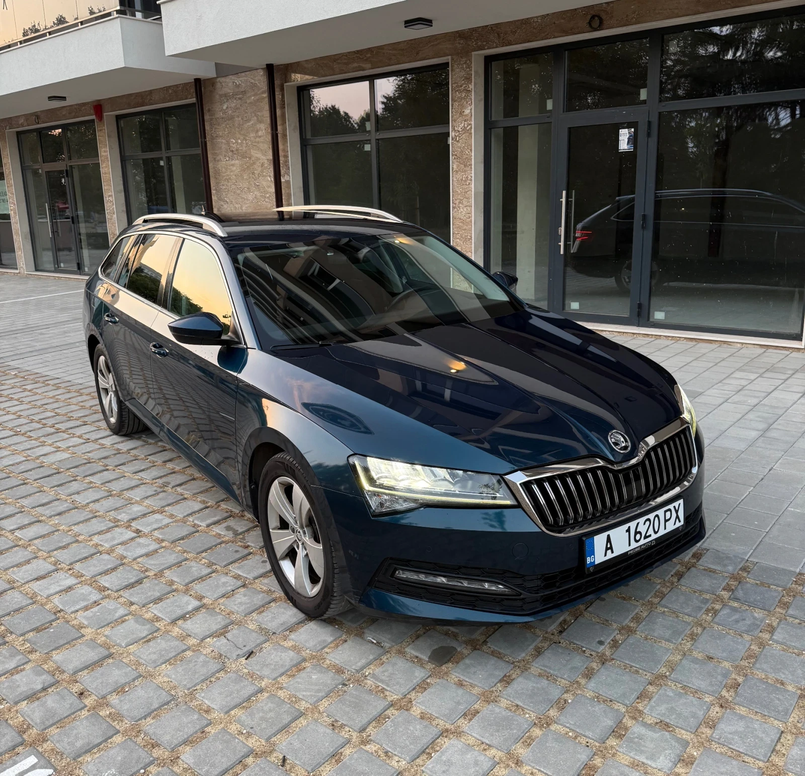 Skoda Superb 2.0 TDI BUSINESS , снимка 2 - Автомобили и джипове - 55827245