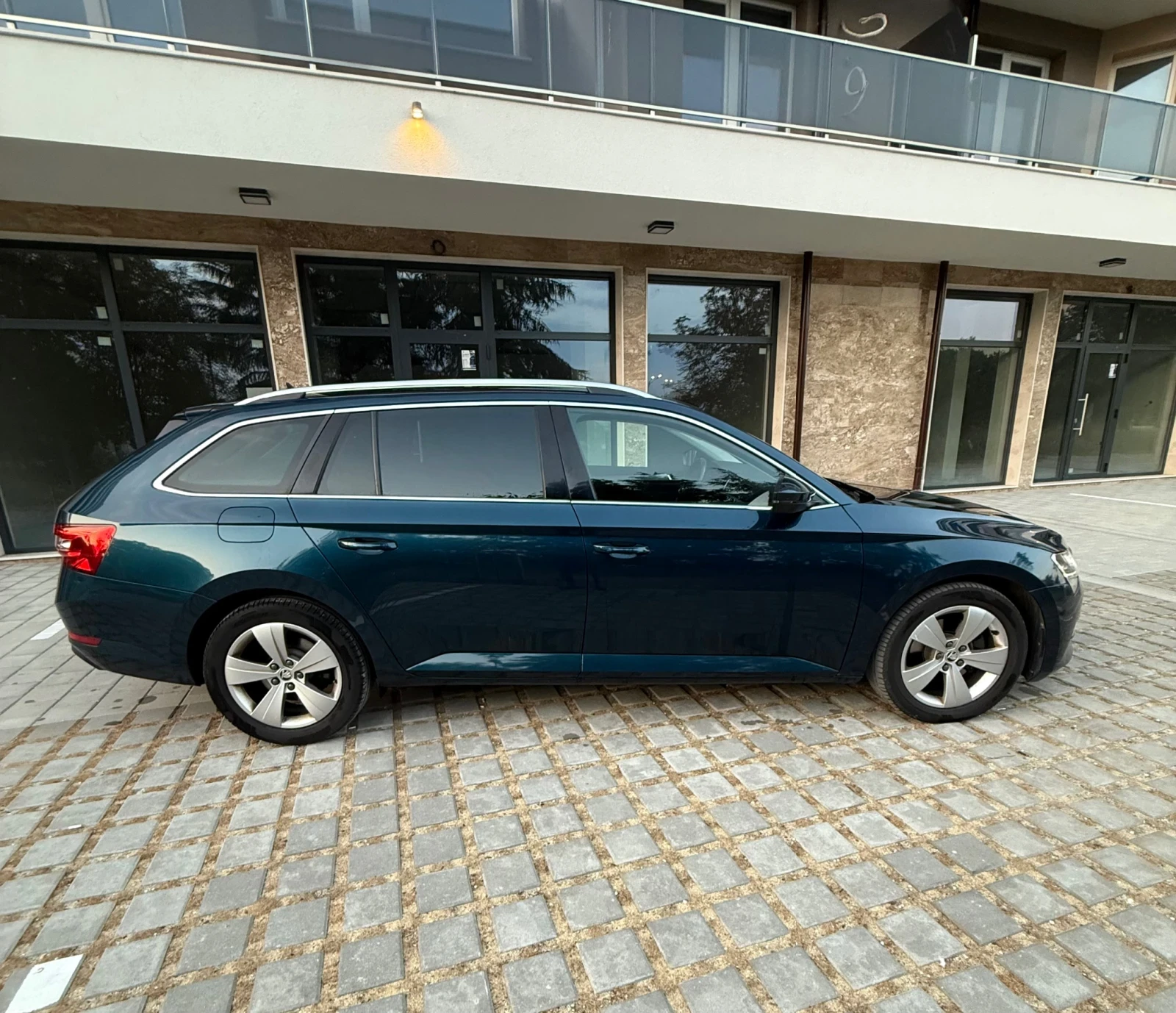 Skoda Superb 2.0 TDI BUSINESS , снимка 3 - Автомобили и джипове - 55827245