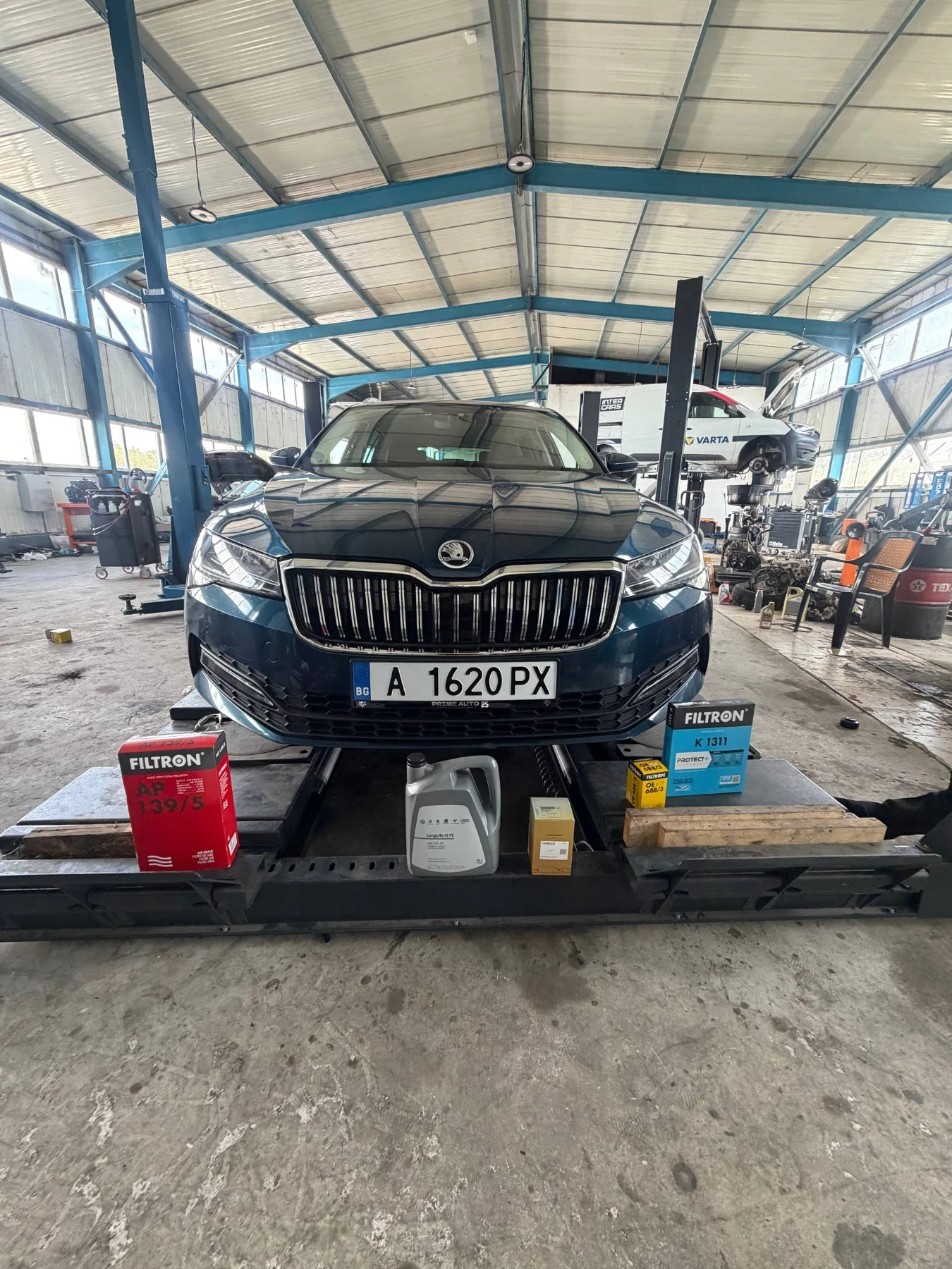 Skoda Superb 2.0 TDI BUSINESS , снимка 14 - Автомобили и джипове - 55827245