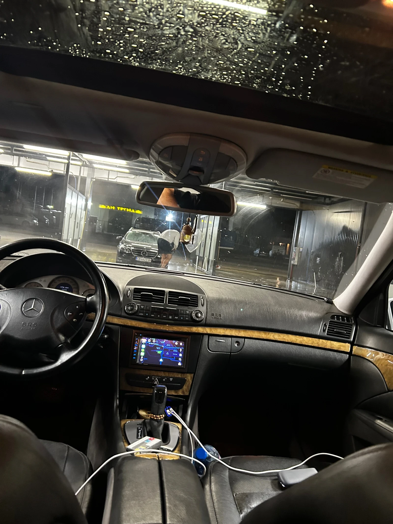 Mercedes-Benz E 320, снимка 4 - Автомобили и джипове - 55878149