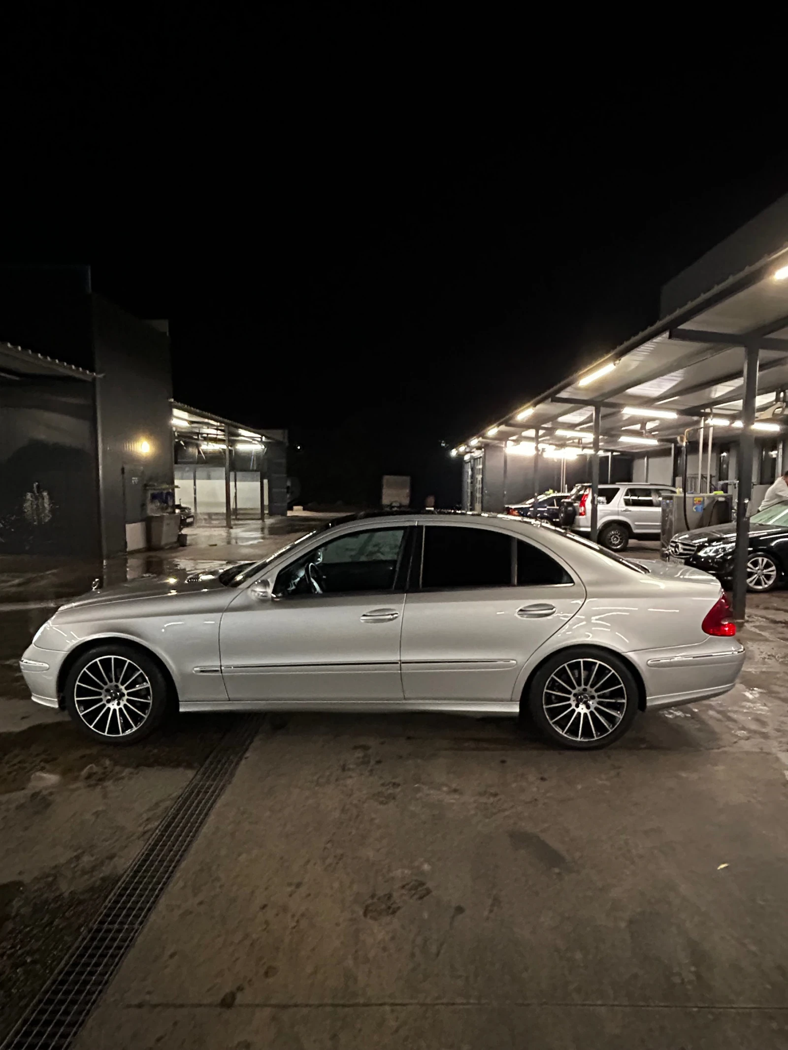 Mercedes-Benz E 320, снимка 8 - Автомобили и джипове - 55878149