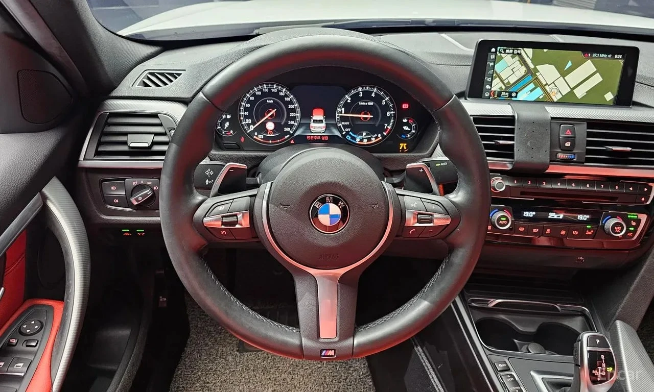 BMW 330 i M Sport Shadow * ШИБИДАХ * ХЕД * ПОДГРЕВ * , снимка 13 - Автомобили и джипове - 55905433