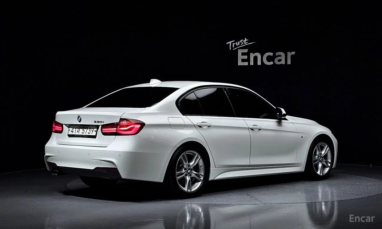BMW 330 i M Sport Shadow * ШИБИДАХ * ХЕД * ПОДГРЕВ * , снимка 2 - Автомобили и джипове - 55905433