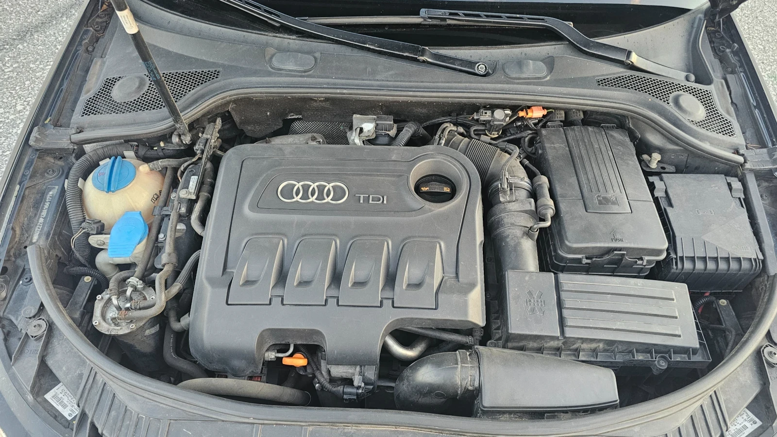 Audi A3 2.0 TDI S-line 140  к.с., снимка 15 - Автомобили и джипове - 55920259