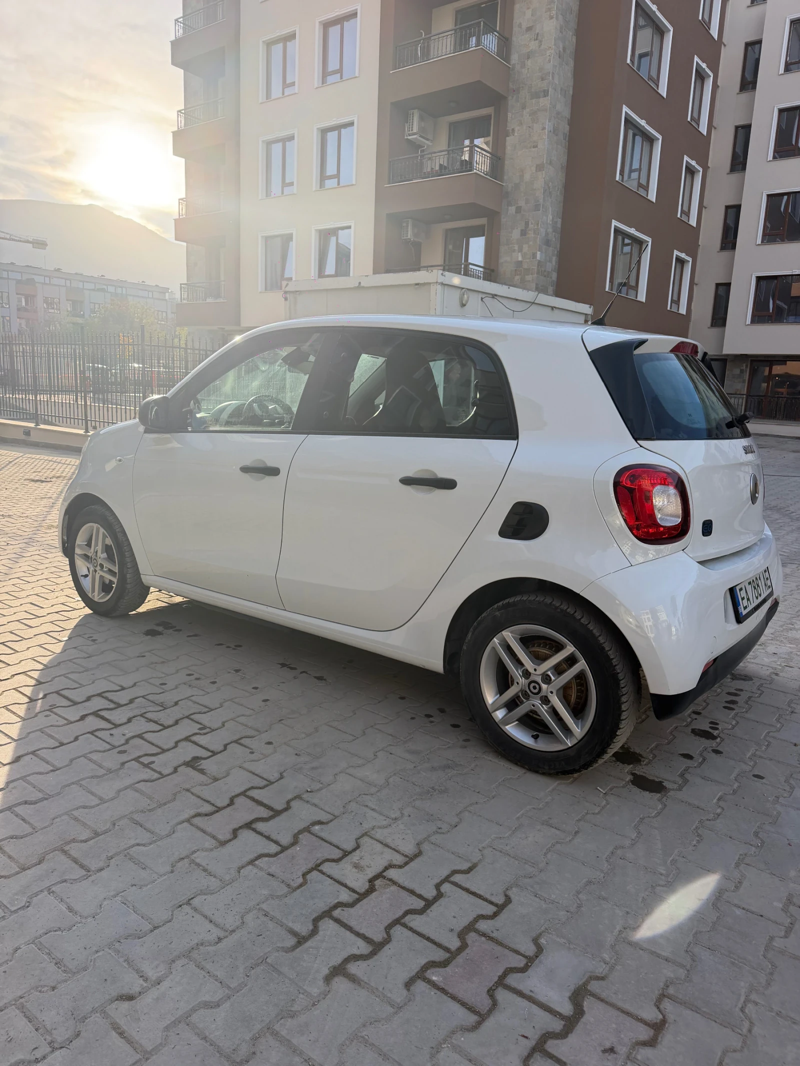 Smart Forfour, снимка 6 - Автомобили и джипове - 56583473
