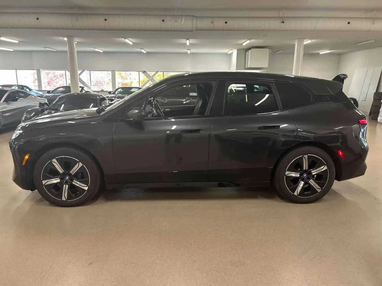 BMW iX, снимка 2 - Автомобили и джипове - 56730512