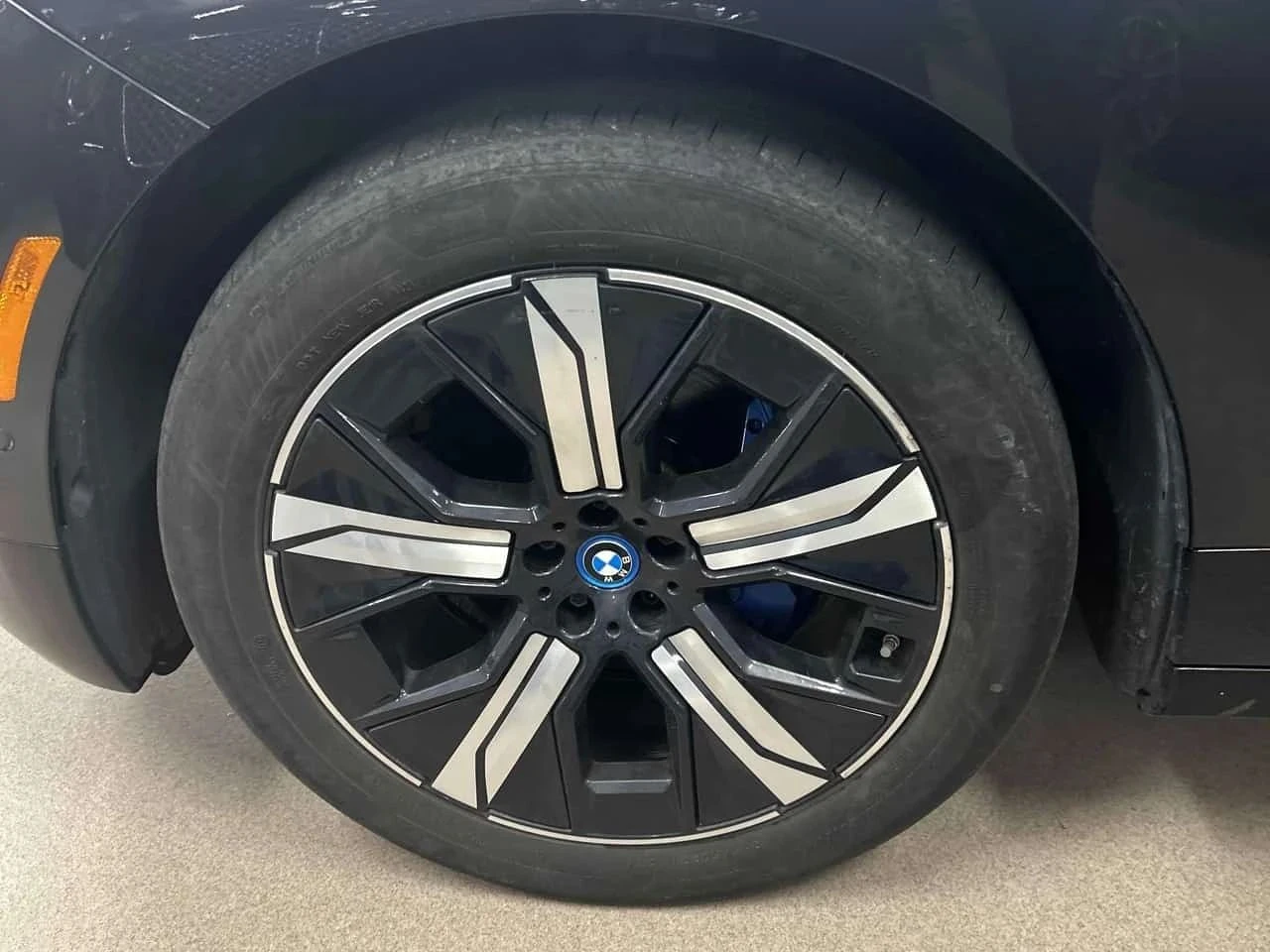 BMW iX, снимка 13 - Автомобили и джипове - 56730512