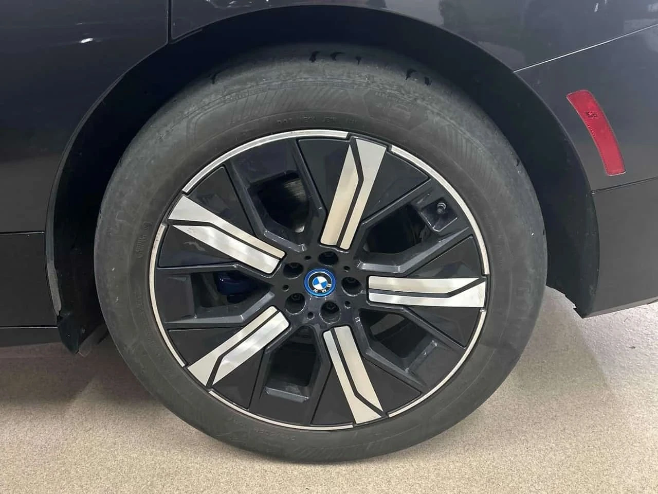 BMW iX, снимка 12 - Автомобили и джипове - 56730512