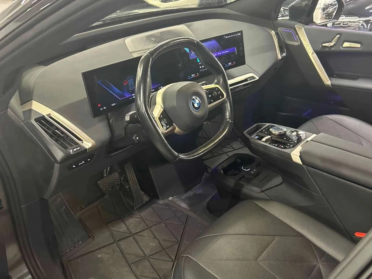 BMW iX, снимка 5 - Автомобили и джипове - 56730512