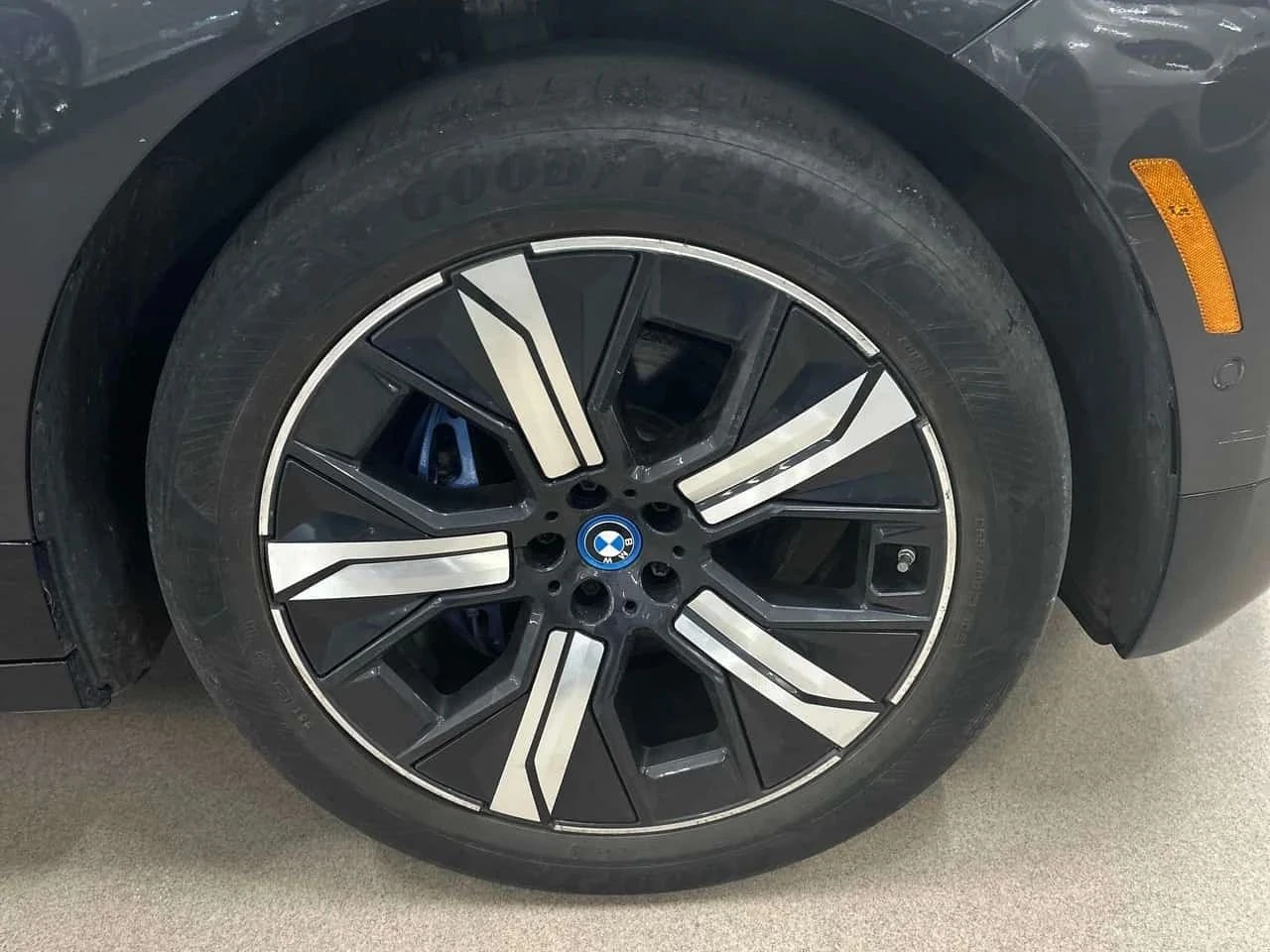 BMW iX, снимка 7 - Автомобили и джипове - 56730512