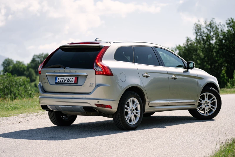 Volvo XC60 T5 6м. ГАРАНЦИЯ, снимка 2 - Автомобили и джипове - 45914666