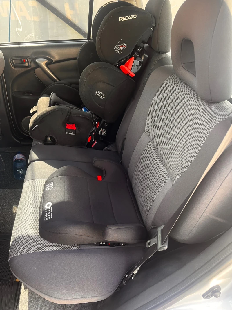 Toyota Rav4, снимка 15 - Автомобили и джипове - 52583317