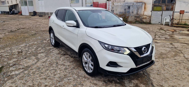 Nissan Qashqai, снимка 14 - Автомобили и джипове - 52645153