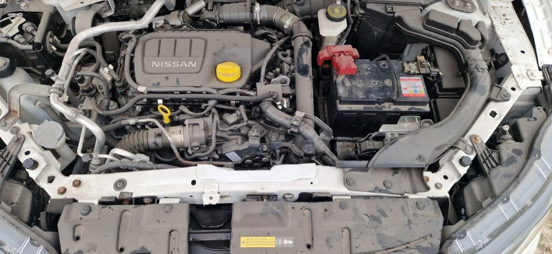 Nissan Qashqai, снимка 11 - Автомобили и джипове - 52645153