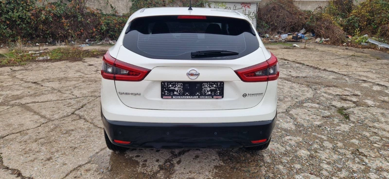 Nissan Qashqai, снимка 15 - Автомобили и джипове - 52645153