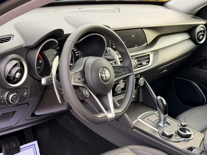 Alfa Romeo Stelvio 2.2M-JET-210KC-KEYLESS-НАВИ-КАМЕРА-ДИСТРОНИК-TОП!!, снимка 11 - Автомобили и джипове - 53051166